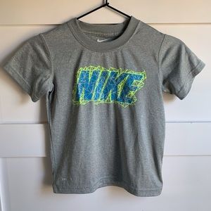 NIKE | Preloved Athletic Dri-Fit Gray T-Shirt 6